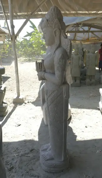 Product image 6 of the product “Standing Sri Dewi. Made from riverstone. Height 175cm ”